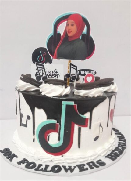 TikTok Themed Cake – Celebrate Milestones with Style